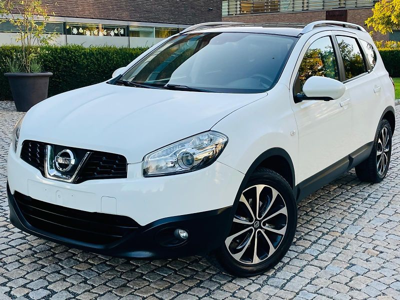 Nissan Qashqai 2.0i KAMERA TAŽNÉ SERVISKA 7M - fotka 1 z 45