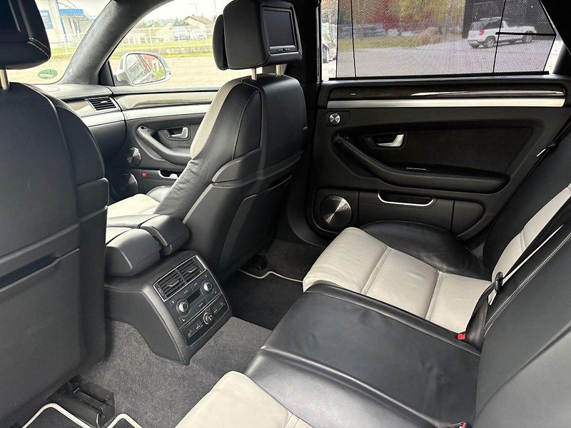 Audi S8 (2008) Audi S8, 5.2V10 331kW - fotka 16 z 21