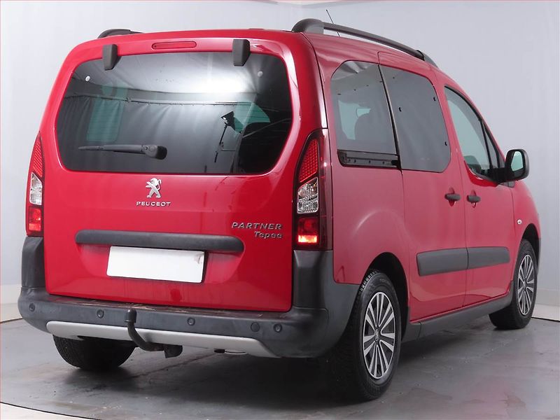 Peugeot Partner (2017) Outdoor 1.6 16V, 5Míst, ČR - fotka 5 z 13