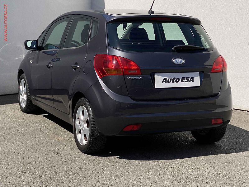 Kia Venga (2012) 1.6i, AT, AC - fotka 6 z 16