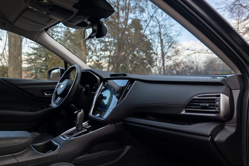 Subaru Outback 2.5i 4WD Comfort Skladem - fotka 32 z 34
