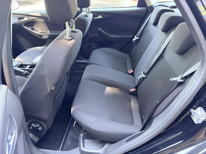 Ford Focus 1.0 EcoBoost   - fotka 23 z 29