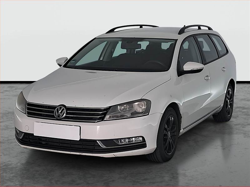 Volkswagen Passat (2011) 2.0 TDI, Navi, Vyhř. sedaček - fotka 2 z 15