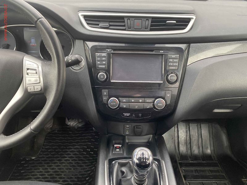 Nissan X-Trail (2017) 1.6 dCi 4x4, ČR, AC, výhřev - fotka 12 z 18