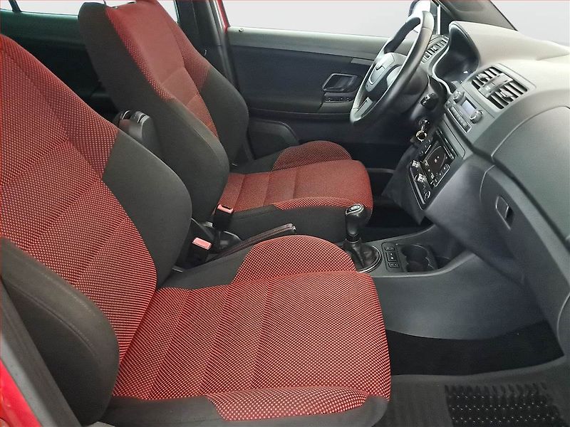 Škoda Fabia (2011) Monte Carlo 1.2 TSI, Navi - fotka 9 z 14