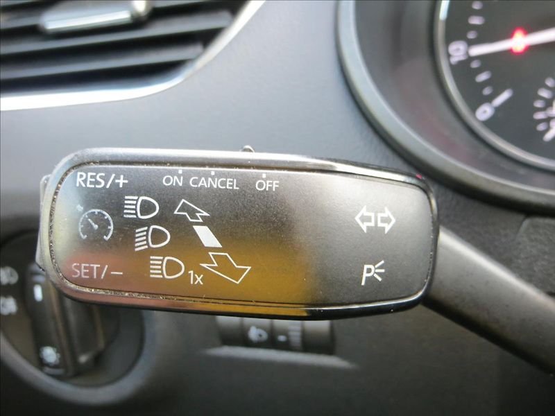 Škoda Octavia 1,2 TSI Ambition Plus DSG7 ČR - fotka 15 z 21