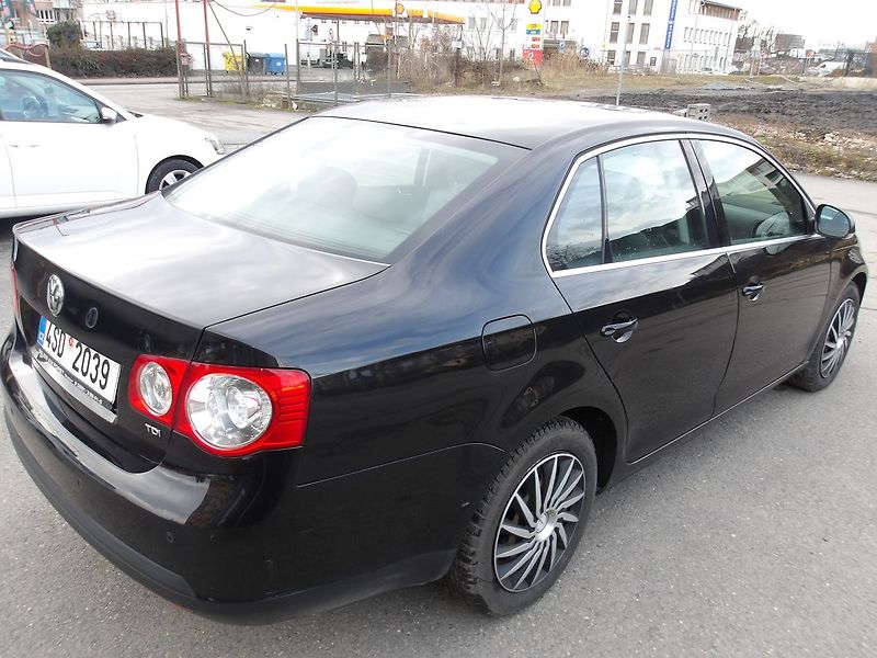 Volkswagen Jetta 1,9TDi77kW 2xkola!Po rozvodech - fotka 5 z 22