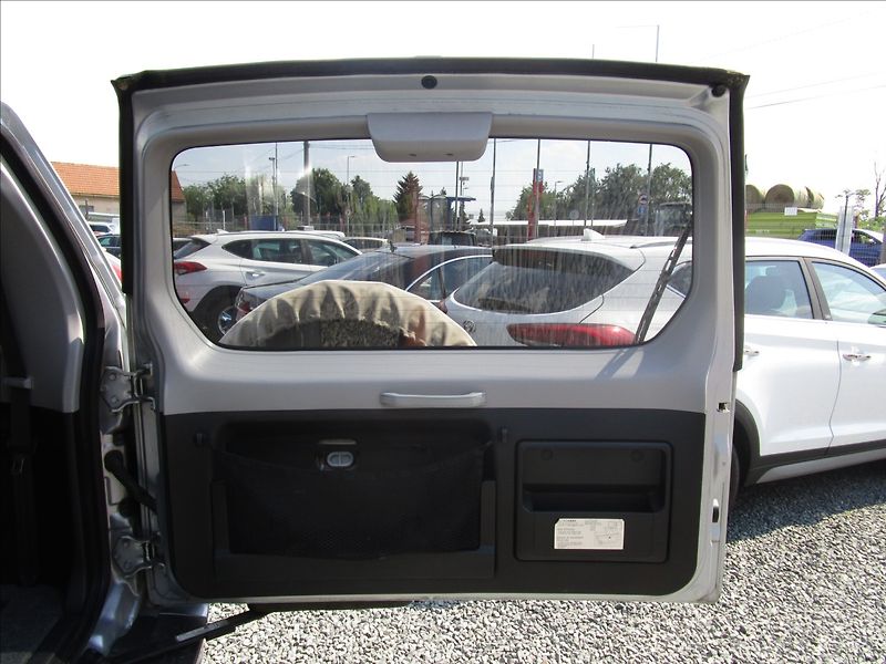 Mitsubishi Pajero 3.2 Di-D, 4x4, aut. klima, 7 m - fotka 50 z 54
