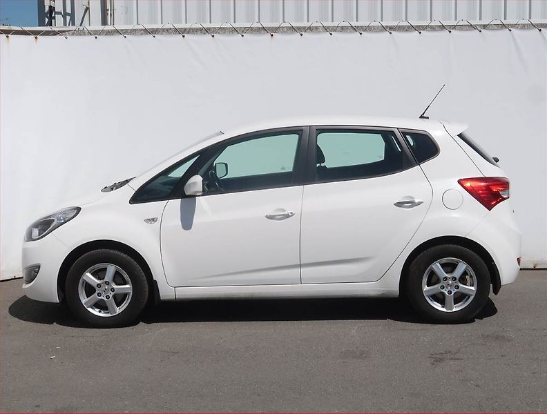 Hyundai ix20 (2013) 1.4 CVVT, Serv.kniha - fotka 3 z 16