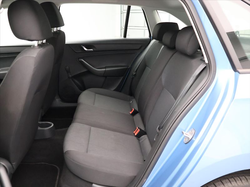 Škoda Rapid 1.2 TSI 66KW DSG Klima - fotka 13 z 24