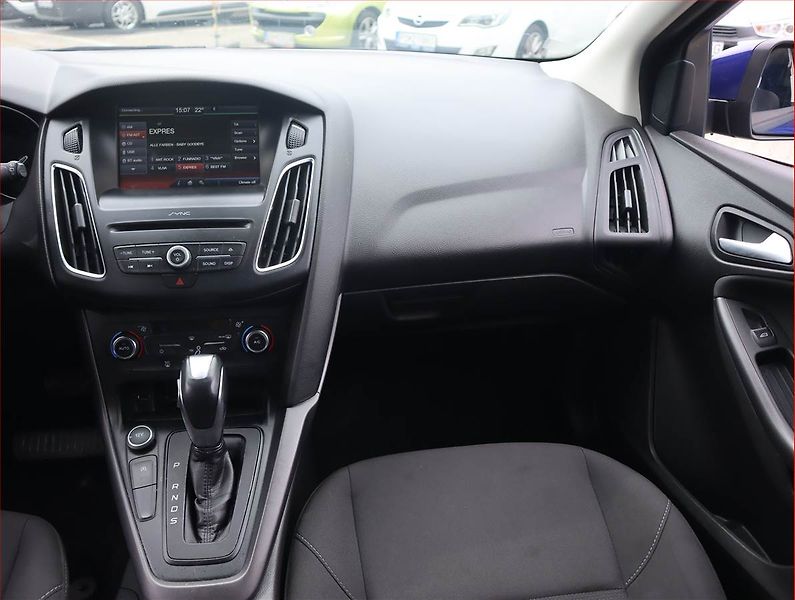 Ford Focus (2015) 1.5 TDCi, Automat, Navi - fotka 8 z 19