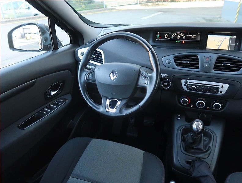 Renault Grand Scénic (2014) 1.5 dCi, po STK, jezdí výborně - fotka 7 z 20