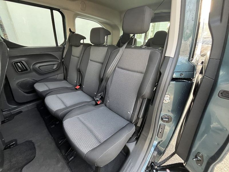 Toyota ProAce City Verso 1,5 D AT Family LWB - fotka 9 z 28