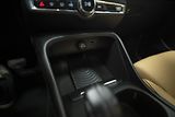Volvo XC40 2,0 D4 AWD NAVI KAMERA TAŽNÉ - náhled 40