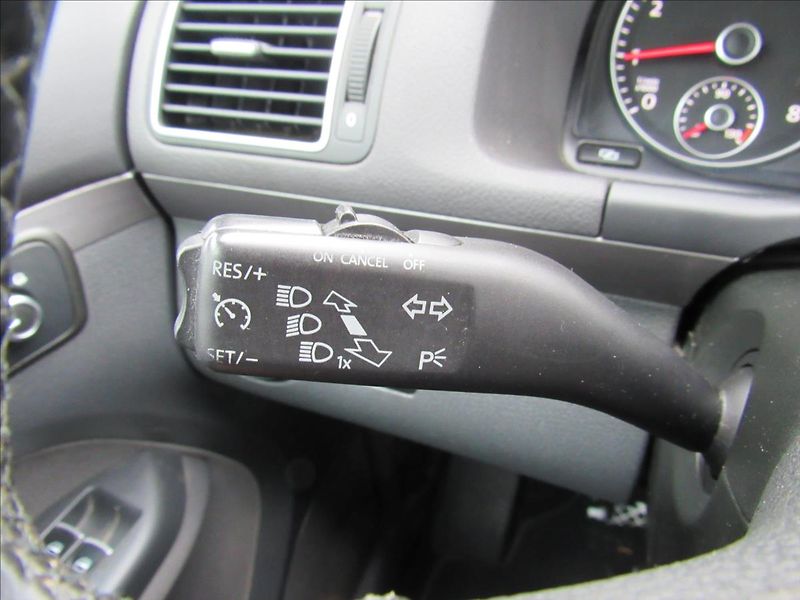 Volkswagen Touran 1,2 TSI 77kW 7 míst - fotka 19 z 25