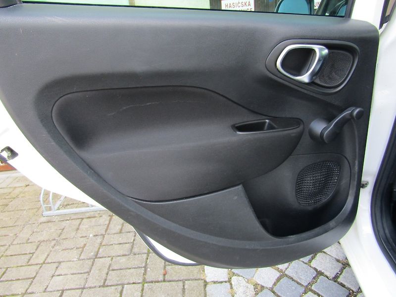 Fiat 500L (2013) 1.6 JTD 77kW - fotka 21 z 43