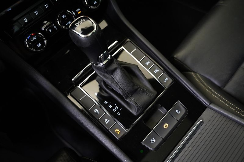 Škoda Superb - fotka 25 z 29