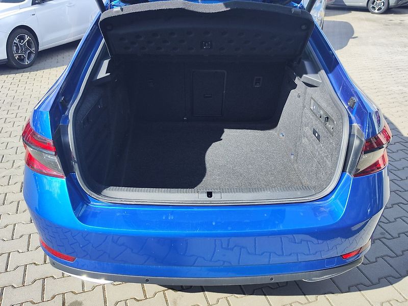 Škoda Superb 2.0 TDi/147kW Sportline DSG - fotka 10 z 34