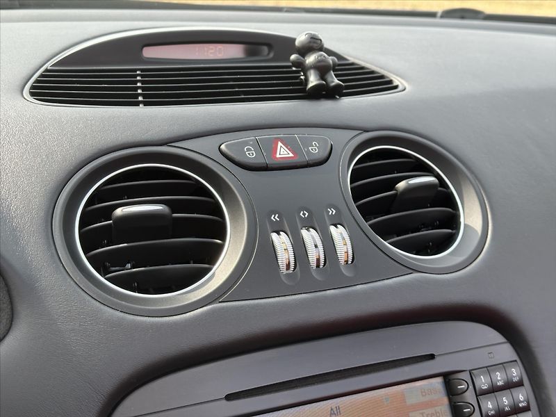 Mercedes-Benz SL 55 AMG 5.4 368kW - fotka 21 z 36