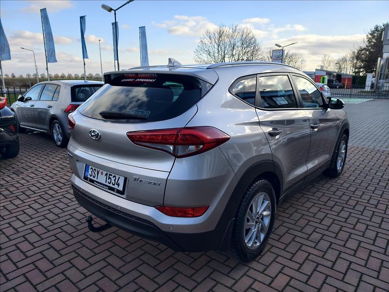 Hyundai Tucson 1,7 CRDi Welcome Style - fotka 6 z 23