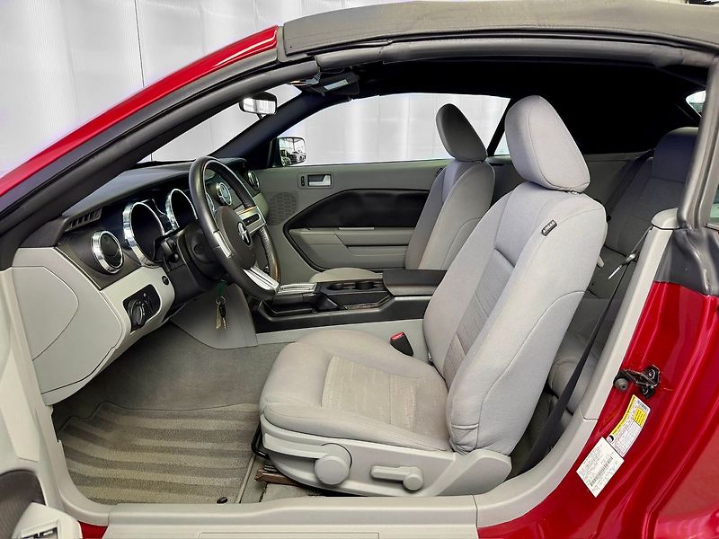 Ford Mustang 4.0 V6 154 kW AT CABRIO, KLIMA - fotka 12 z 18