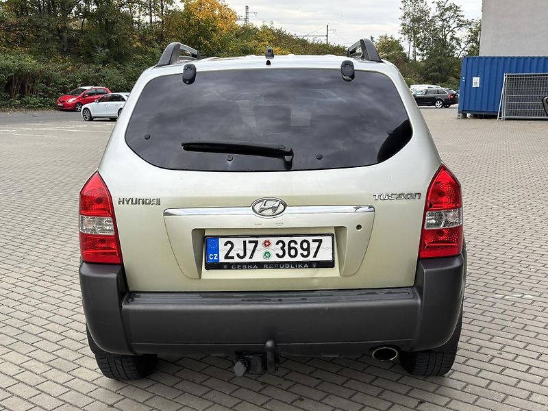 Hyundai Tucson (2006) 2.0 i 4x4 tažné - fotka 4 z 17
