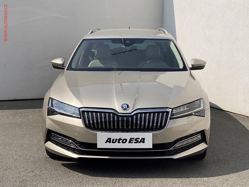 Škoda Superb (2022) 2.0 TDi, ČR, L&K, DSG, LED - fotka 2 z 20