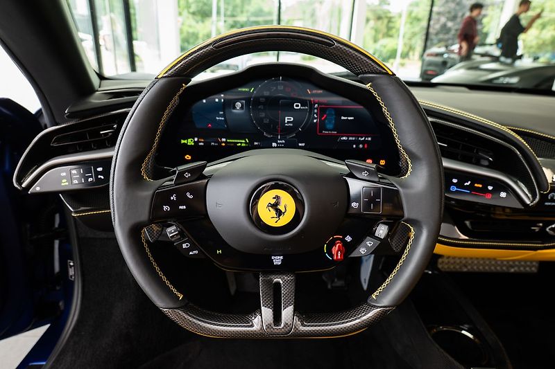 Ferrari SF90 Spider Tailor Made - fotka 6 z 27