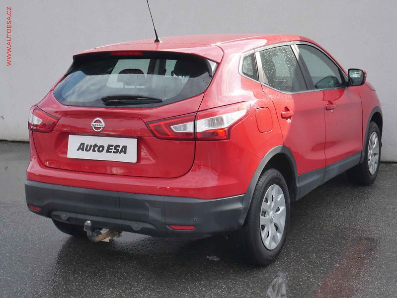 Nissan Qashqai (2017) 1.2 DiG-T, 2.maj,ČR, Visia - fotka 4 z 15