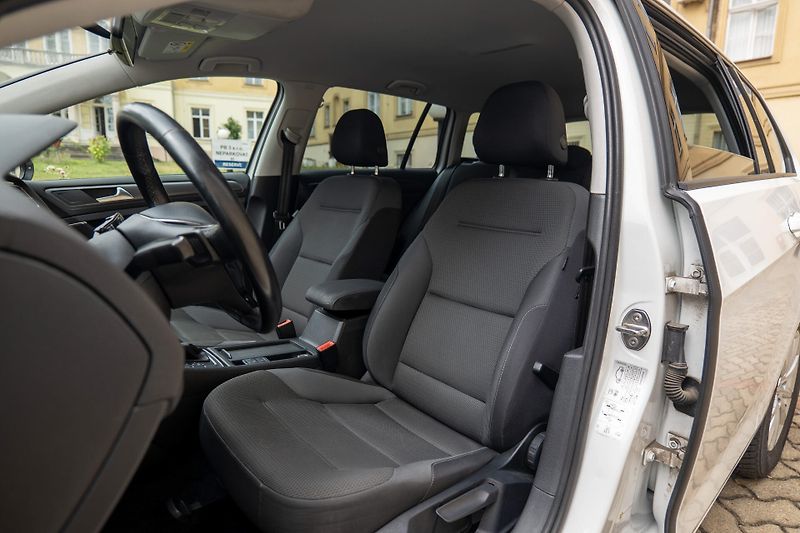 Volkswagen Golf 1.5 TGI DSG Adapt. Tempomat - fotka 10 z 29