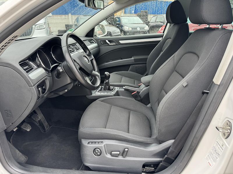 Škoda Superb (2013) 2.0TDi 103 KW 1.Majitel Tažné - fotka 27 z 41