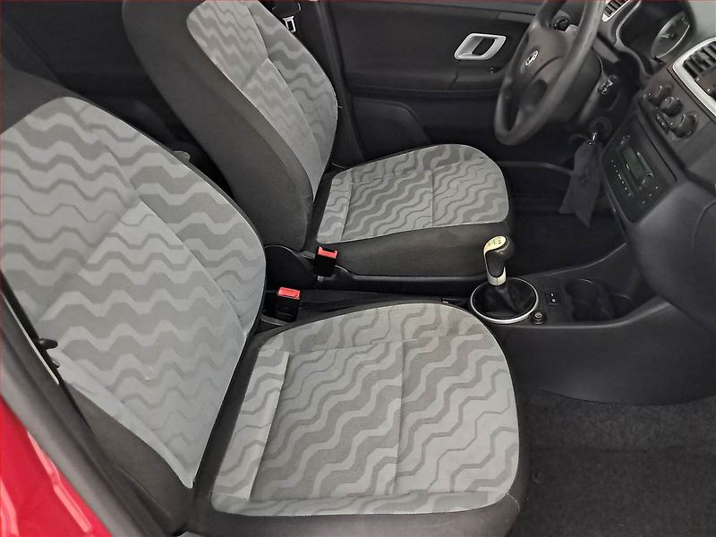 Škoda Fabia (2008) Style 1.6 16V, nová STK, Tažné - fotka 9 z 17