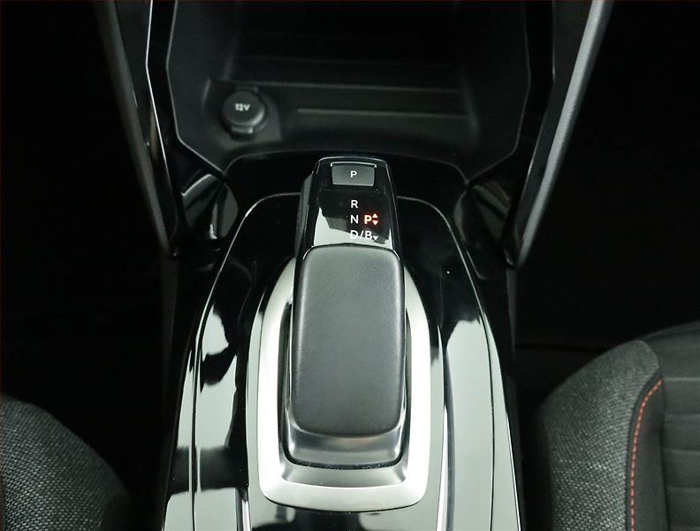 Peugeot 208 (2021) 50 kWh, SoH 89%, Automat - fotka 13 z 17