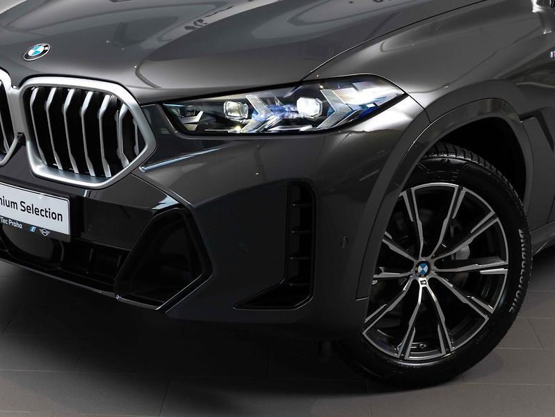 BMW X6 xDrive30d - fotka 7 z 24
