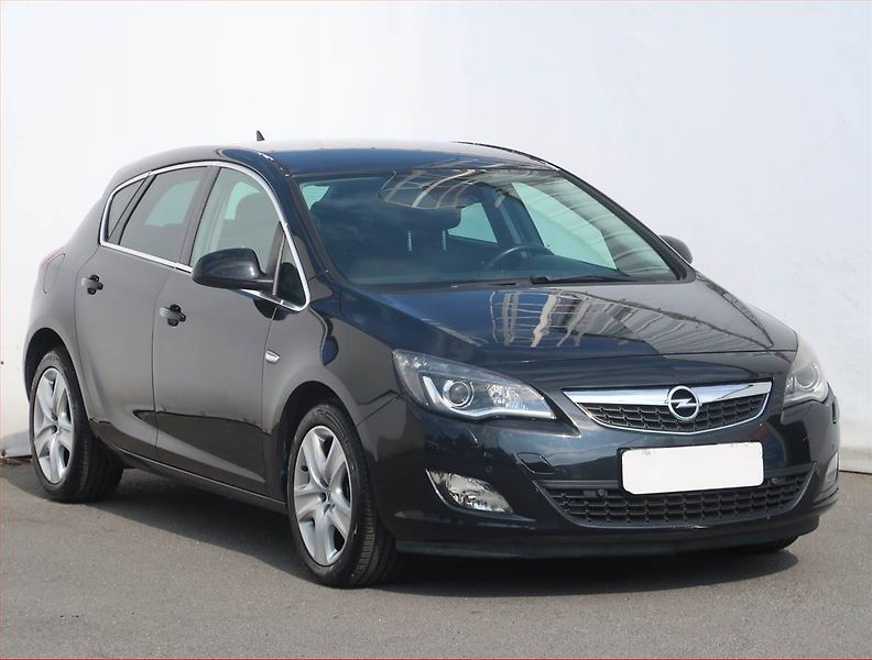 Opel Astra (2011) 1.4 T, Automat, Navi, Xenony - fotografie inzerátu