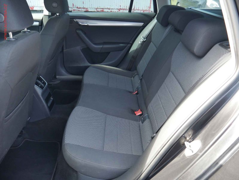 Škoda Octavia (2013) 1.6TDi, STK7/28 - fotka 10 z 13