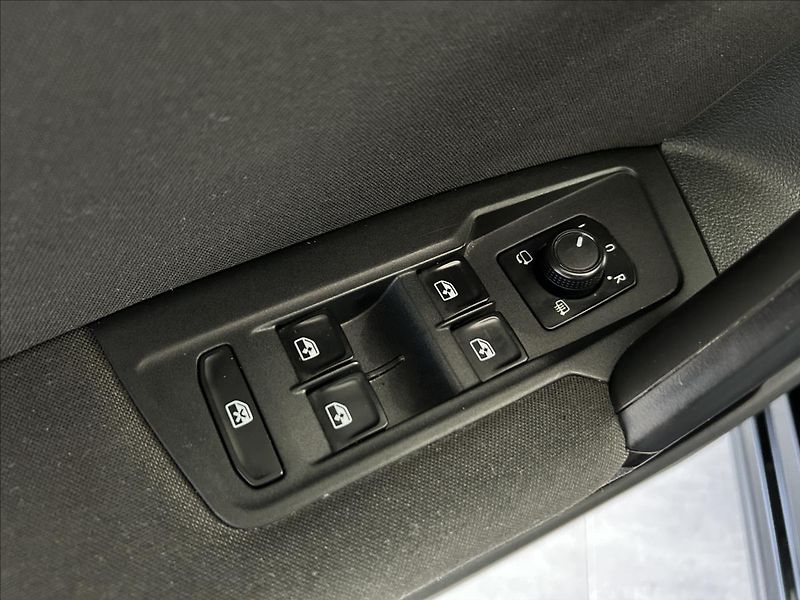 Volkswagen Tiguan 1,5   TSI 110kW,COMFORTLINE - fotka 8 z 26