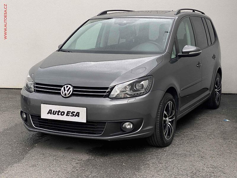 Volkswagen Touran (2015) 2.0 TDi, 1.maj,ČR, LED - fotka 3 z 17