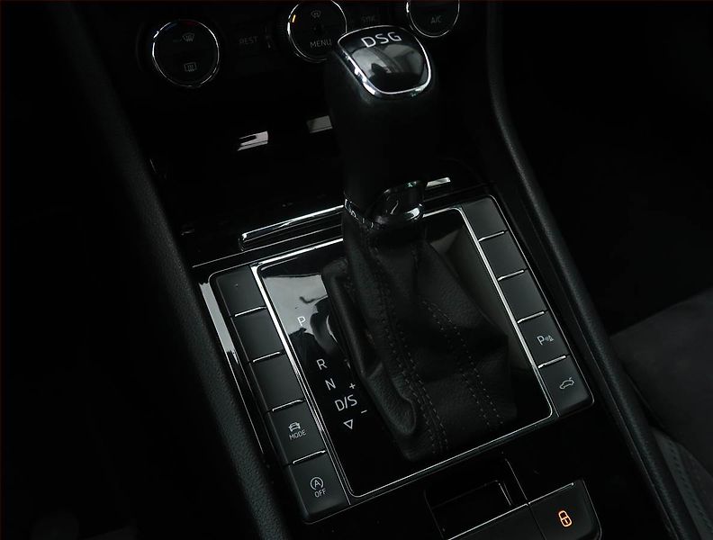 Škoda Superb (2017) 1.8 TSI, Automat, ČR,1.maj - fotka 13 z 28