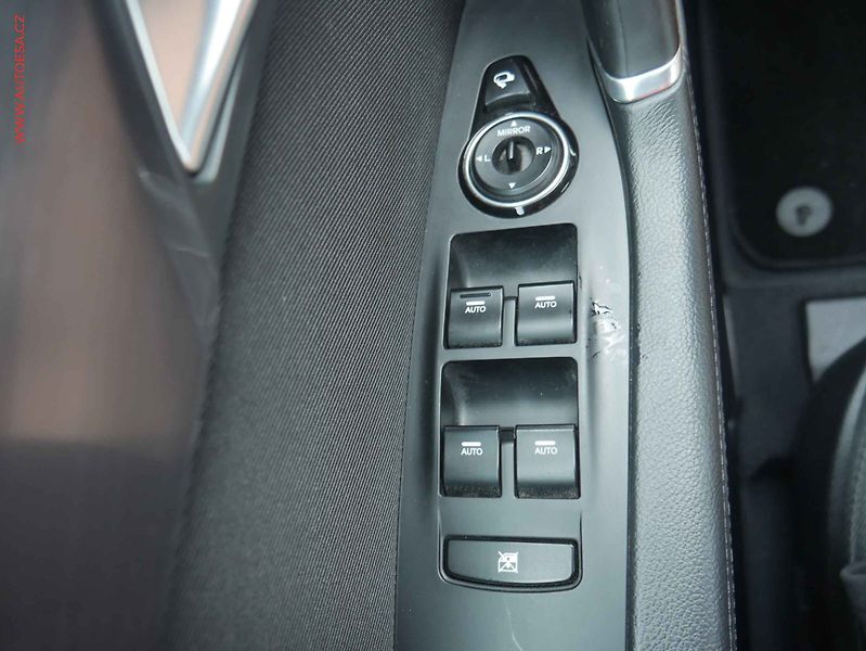 Hyundai i40 (2016) 1.7 CRDi, ČR, servis.kniha - fotka 12 z 14