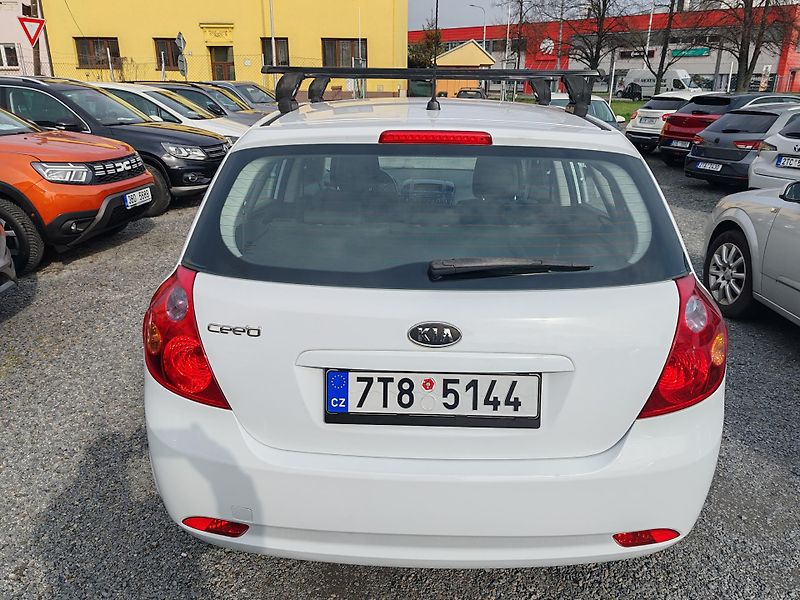 Kia Ceed 1.4 - fotka 6 z 26