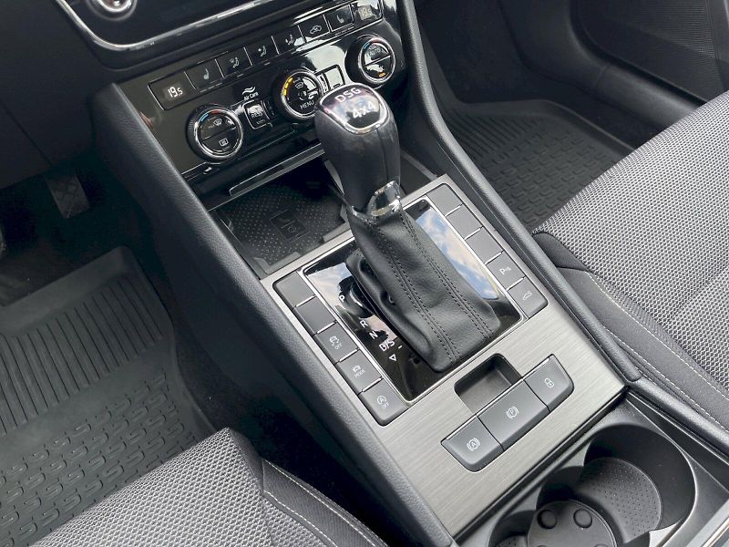 Škoda Superb (2021) 2.0 TDI 147 kW DSG 4x4 Style P - fotka 13 z 35