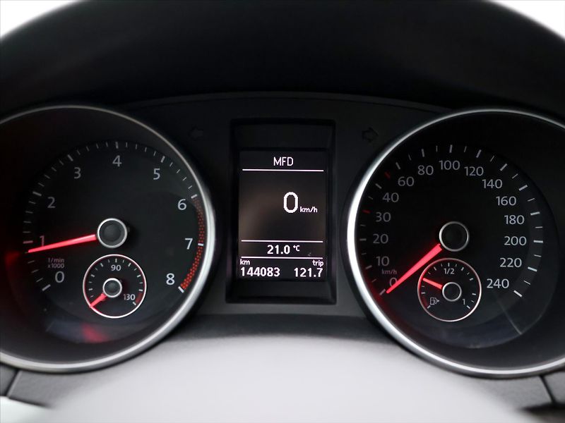 Volkswagen Golf 1,4 MPI 59KW Klimatizace CZ - fotka 16 z 31