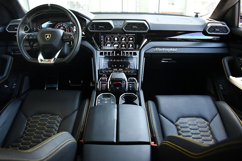 Lamborghini Urus 4.0 V8  - fotka 19 z 59