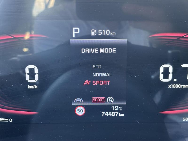 Kia Sportage 1,6 TGDi AT Exclusive ZÁRUKA - fotka 43 z 44