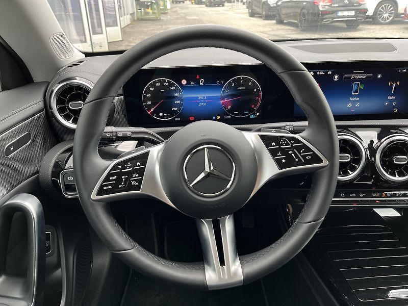 Mercedes-Benz CLA Třída 200 Shooting Brake Progr - fotka 11 z 21