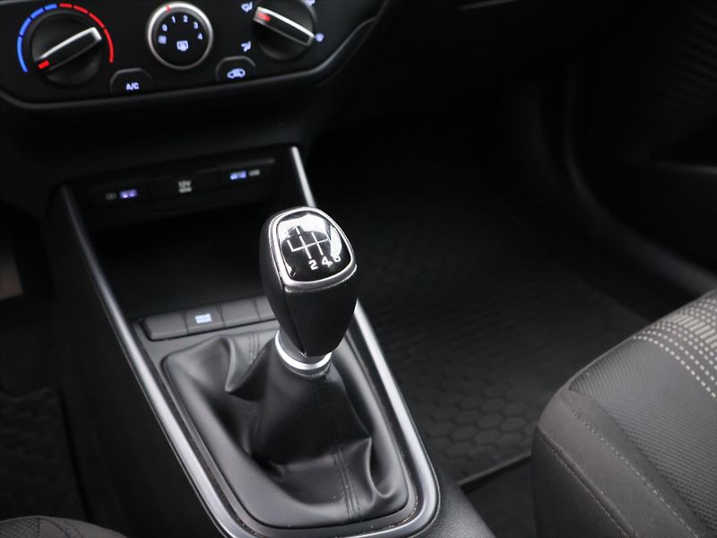 Hyundai i20 1,0 T-GDI 73kW Comfort Club CZ - fotka 23 z 32