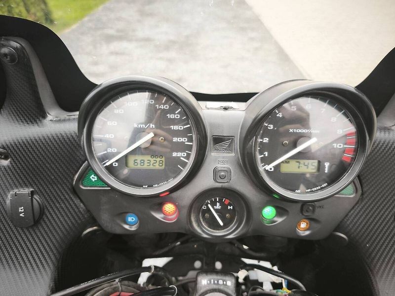 Honda XL 1000 V Varadero (2002) - fotka 13 z 15