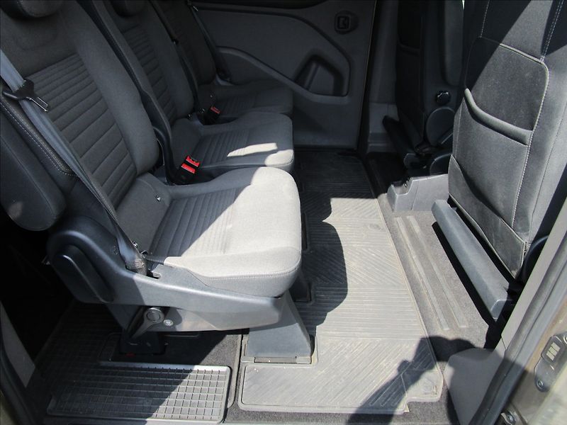 Ford Tourneo Custom 2.0TDCi L2 Titanium, 8 míst - fotka 27 z 57