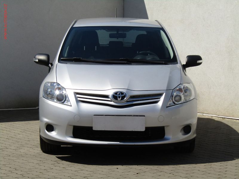 Toyota Auris (2010) 1.4D-4D, 2.maj,ČR, AC, STK5 - fotka 2 z 3